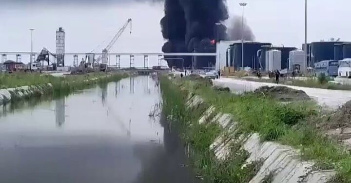 Fire Outbreak At Dangote Refinery In Lagos (Video)