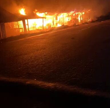 Fire Burns 20 Shops In Nnewi, Anambra State (Photos)