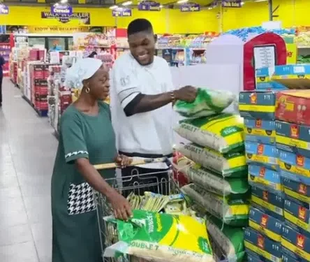 Fish seller in shock as man asks her to name anything she wants, buys her everything she requests