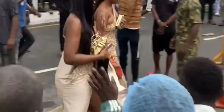 Moment ladies denied entry finally get access to Davido’s wedding