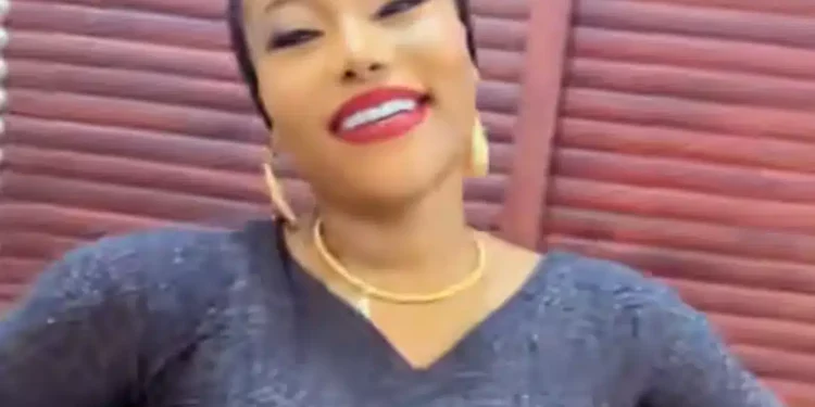 Nigerian lady excitedly flaunts $200 sallah gift from wealthy friend in viral video