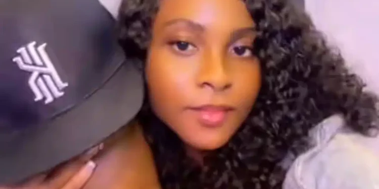 Nigerian lady calls men ‘evil’ as boyfriend ends 3-year relationship and sends wedding invitation