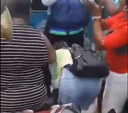 Warri Market Women Celebrate Birthday Of A Diligent Police Officer On Duty (Video)