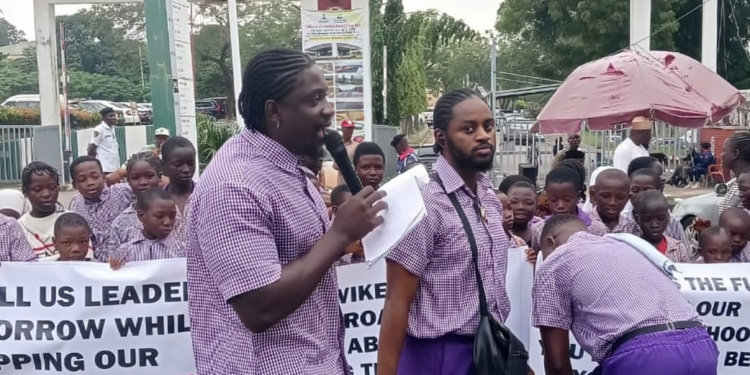 VDM stages protest in Abuja over unpaid teachers salaries and implementation of N70k minimum wage (video)