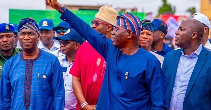 LASG Commissions Abaranje Road And Dopemu Road, Plans Flyover At Ikotun