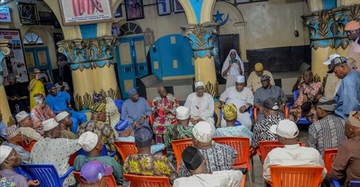 Lagos monarch dethrones six chiefs for attending Labour Party campaign