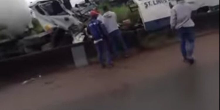 15 Jehovah’s Witnesses die in Imo road accident (video)
