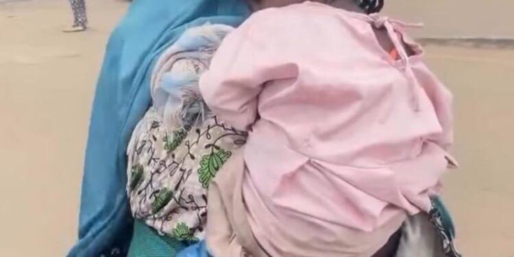 Man confronts beggar after giving her N550K to start business