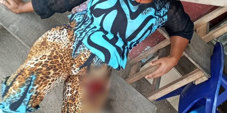Man assaults lady in Akwa Ibom for rejecting his advances (video)