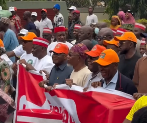 Atiku, Peter Obi, Dino Melaye, Aisha Yesufu, Kwankwaso, others stage ‘’Save Democracy’ protest in Abuja