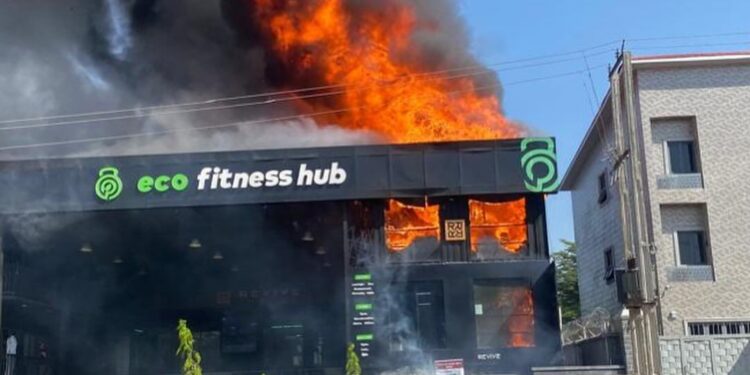 Over 50 persons escape as fire guts Eco-Fitness centre in Gwarinpa, Abuja today (Videos)