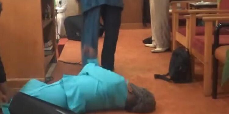 Woman slumps and dies while sharing testimony in Lagos church