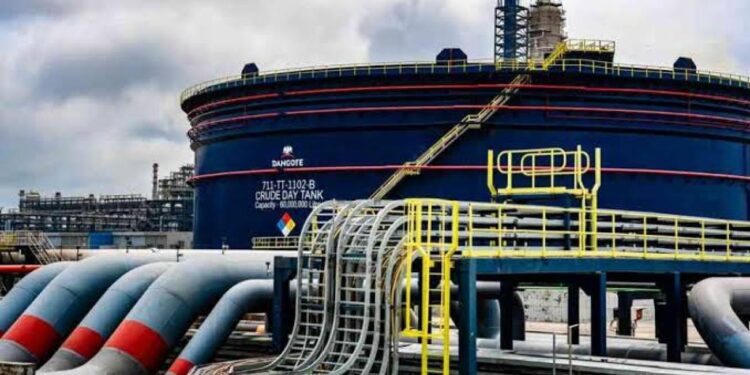 FG Permits Oil Marketers To Bypass NNPC, Lift Petrol Directly From Dangote Refinery