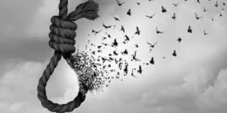 Girlfriend vows to commit suicide after boyfriend catches her cheating, ends relationship