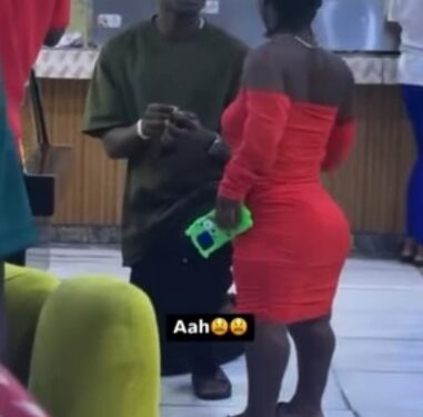 Drama as lady embarrasses man for proposing in public