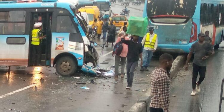 Lagos Government Reacts As Hoodlums Attack Passengers, BRT Buses