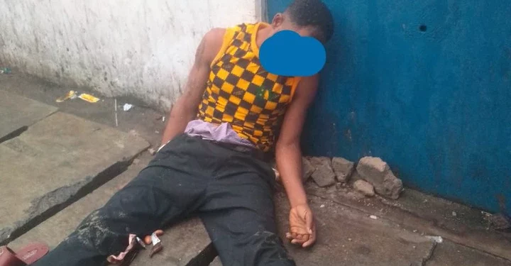 Man Collapses After Coming Out From A Brothel In Mile 2, Port Harcourt (Photo)