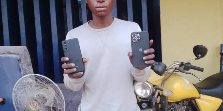 Olabisi Onabanjo University student arrested while allegedly trying to sell phones he stole