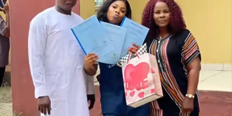 Nigerian lady receives four plots of land as graduation gift from parents