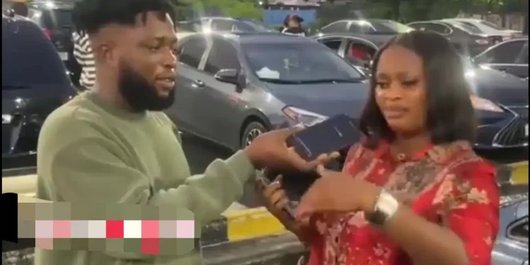 “Girls aged 19-24 have nothing to offer in relationships beyond beauty” – Lady claims