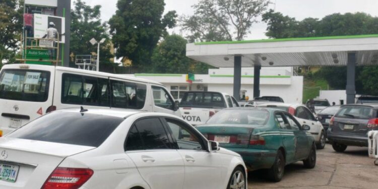 NNPC reduces petrol price to N965/litre in Abuja