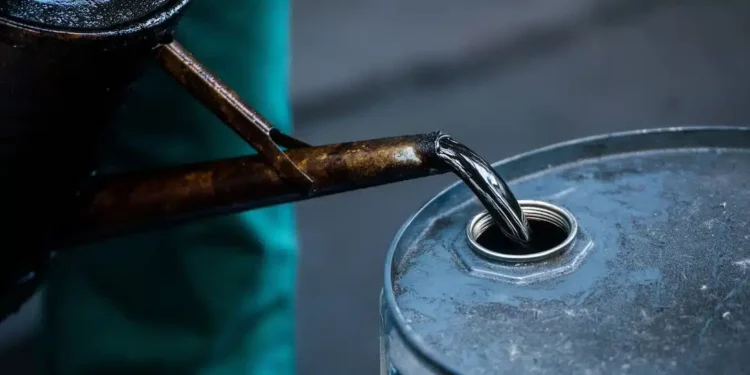 FG commences sales of crude oil in Naira to Dangote, others