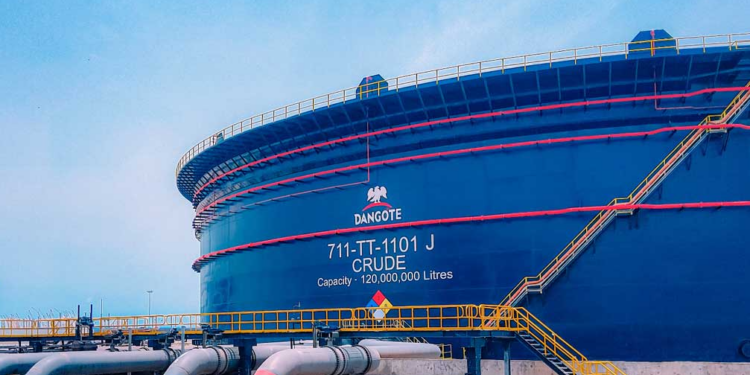 Dangote refinery reduces petrol price to N860 per litre in Lagos