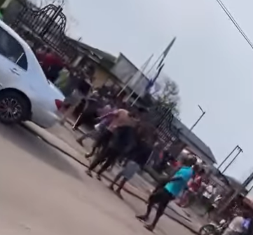 Policeman goes berserk and kills four passersby in Cross River (video)