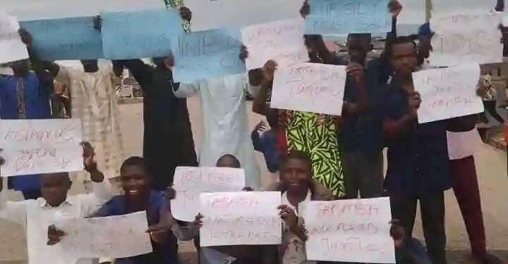 #EndBadGovernanceInNigeria: Children lead protest in Jalingo (photos)