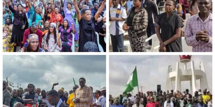 #EndBadGovernance Protesters hold Sunday service on Plateau road