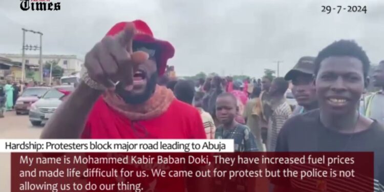 Hardship: Video Of Protesters Blocking Major Road Leading To Abuja