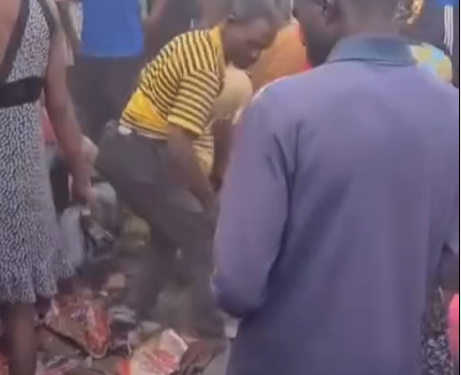 God has given us food – Kaduna residents say as they pick spaghetti and noodles which mixed with dirt after falling off a trailer involved in an accident